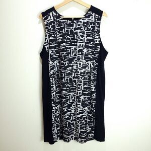 Peter Nygard Black and White Abstract Design Dress